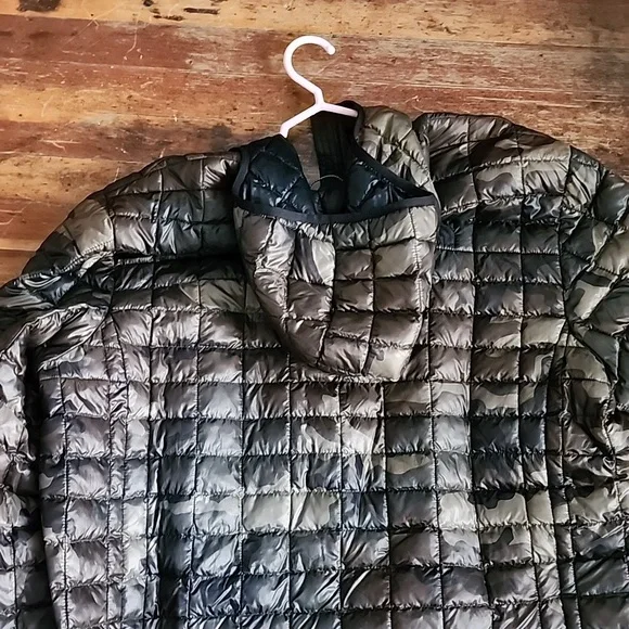 Northface Green And Brown Camo Jacket - Picture 3 of 5